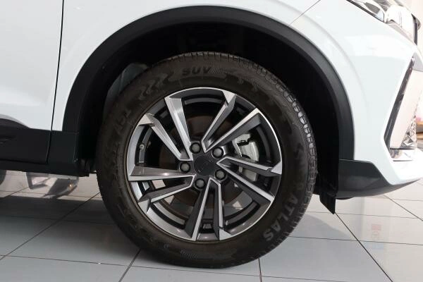 Geely Coolray 2025