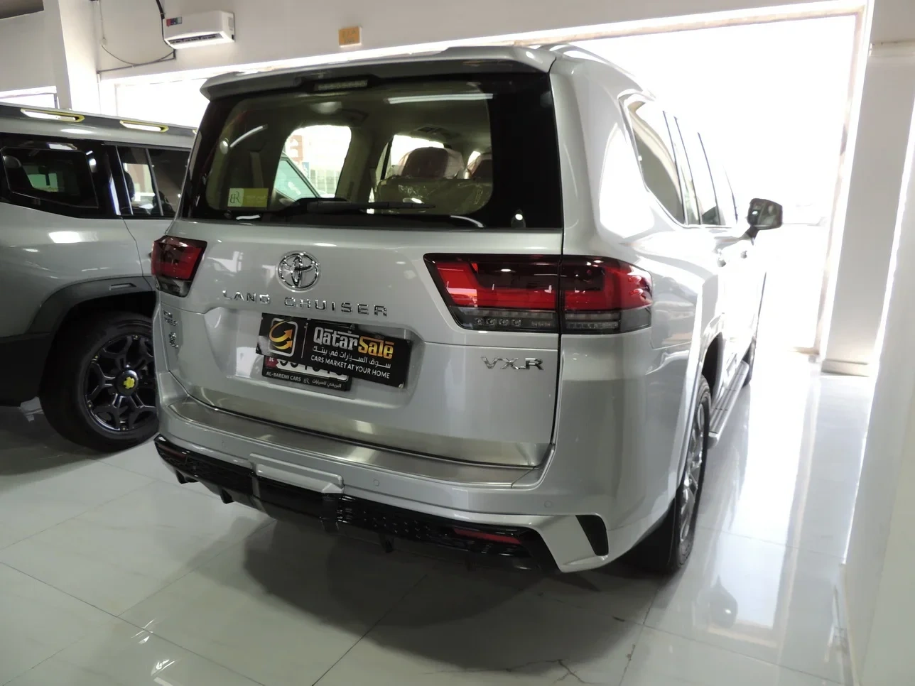 Toyota Land Cruiser VXR 2023