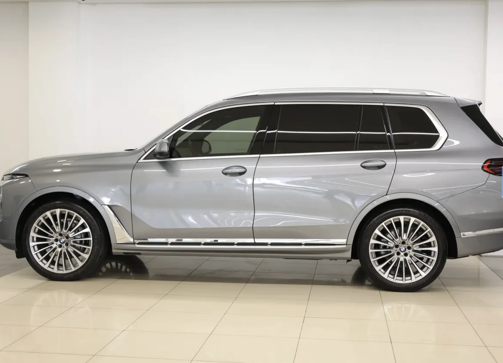 BMW X7 2024 — photo 2 for sale in Qatar