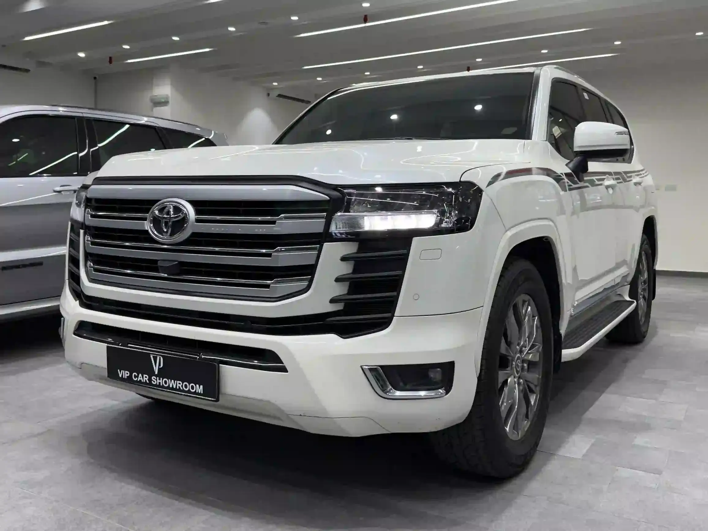 Toyota Land Cruiser GXR 2023