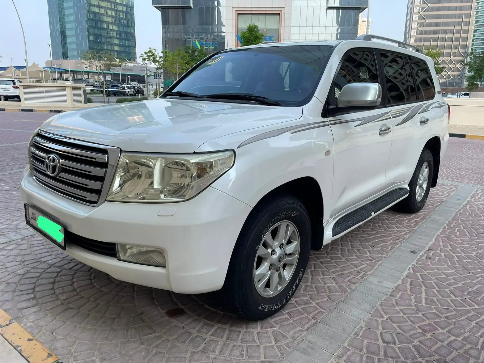 Toyota Land Cruiser GXR 2011