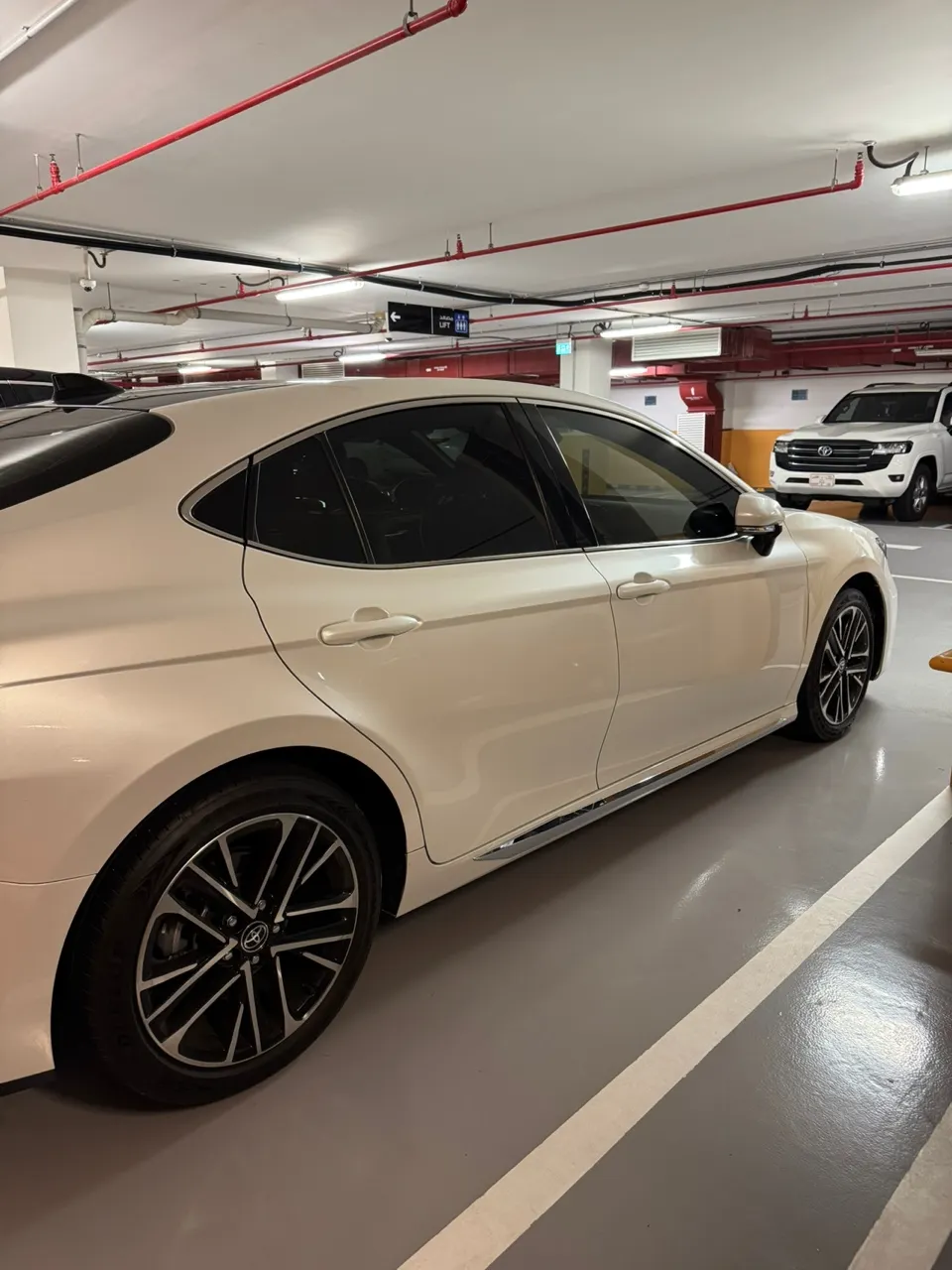 Toyota Camry GLE 2025