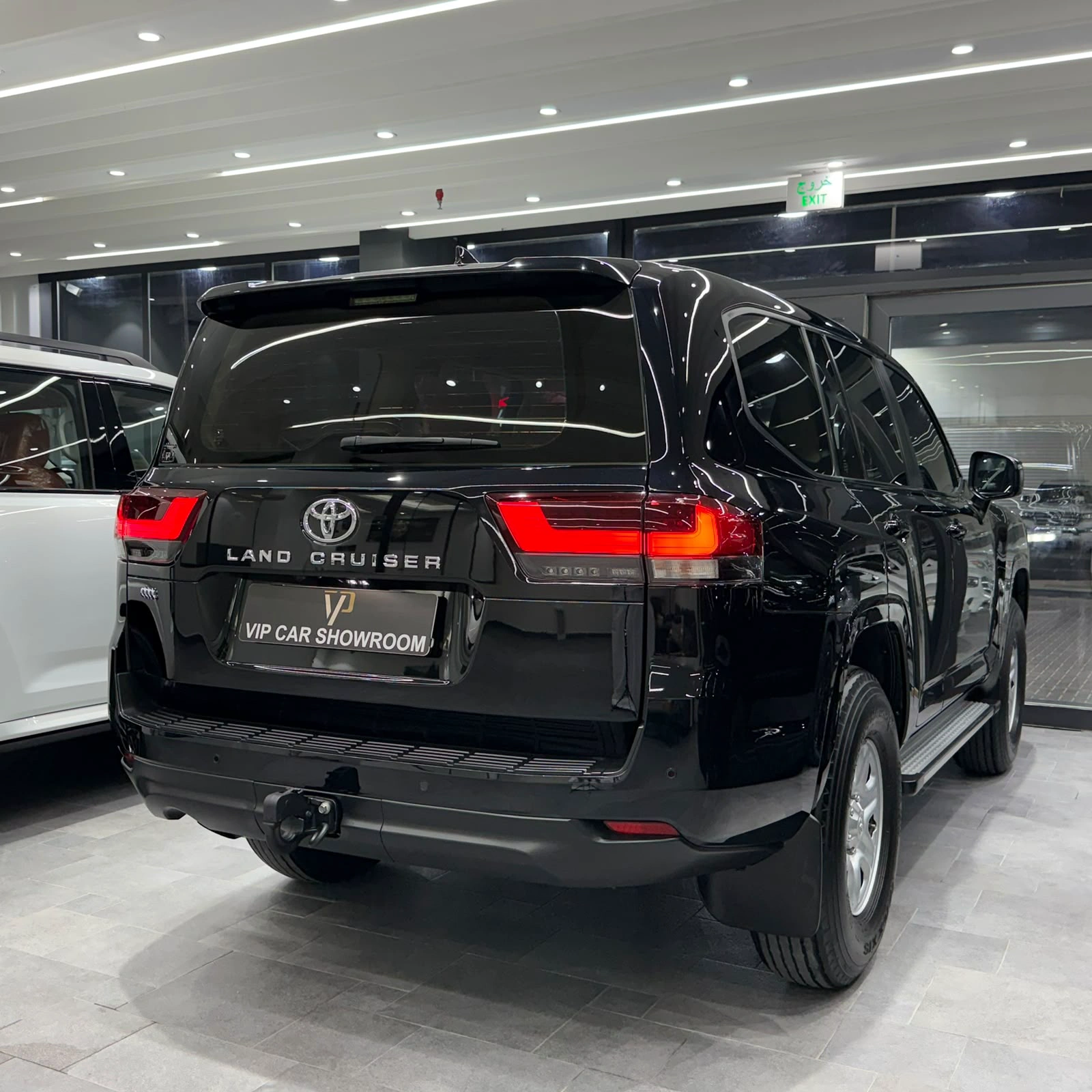 Toyota Land Cruiser GX 2023