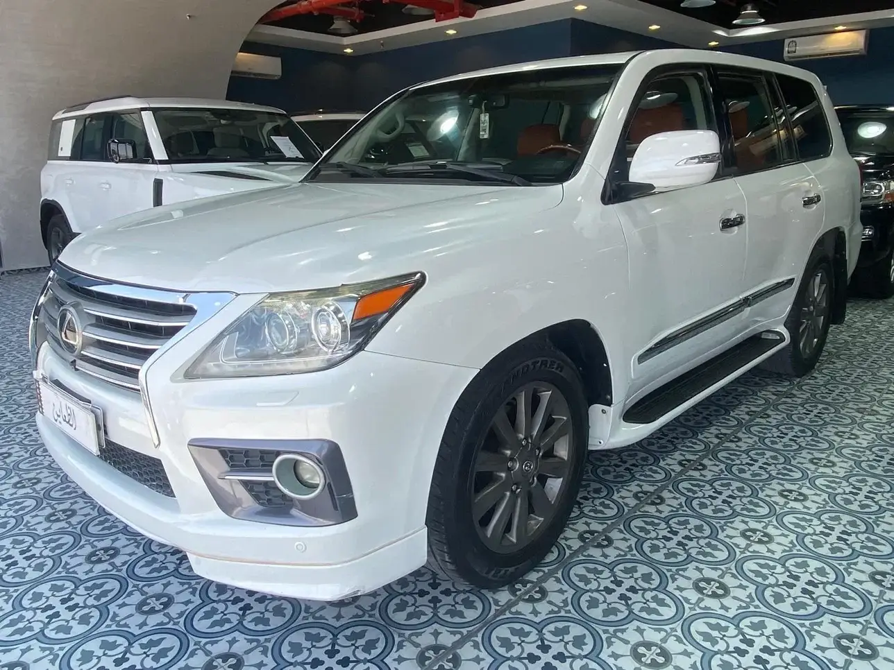 Lexus LX 570 2013