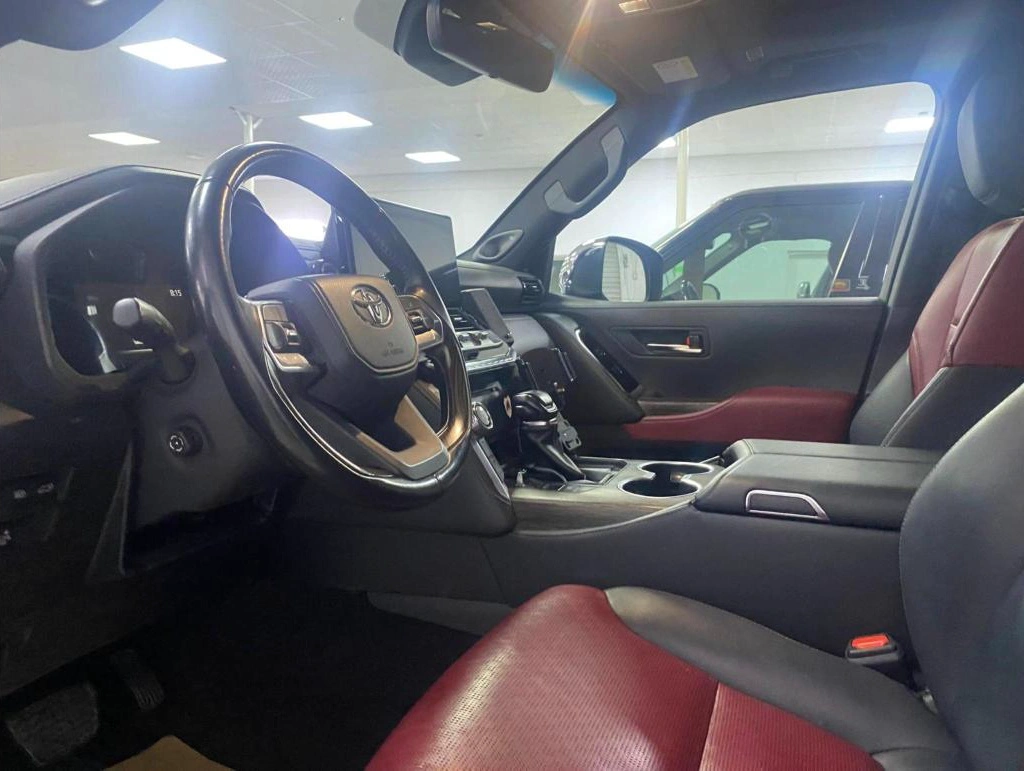 Toyota Land Cruiser VXR 2022