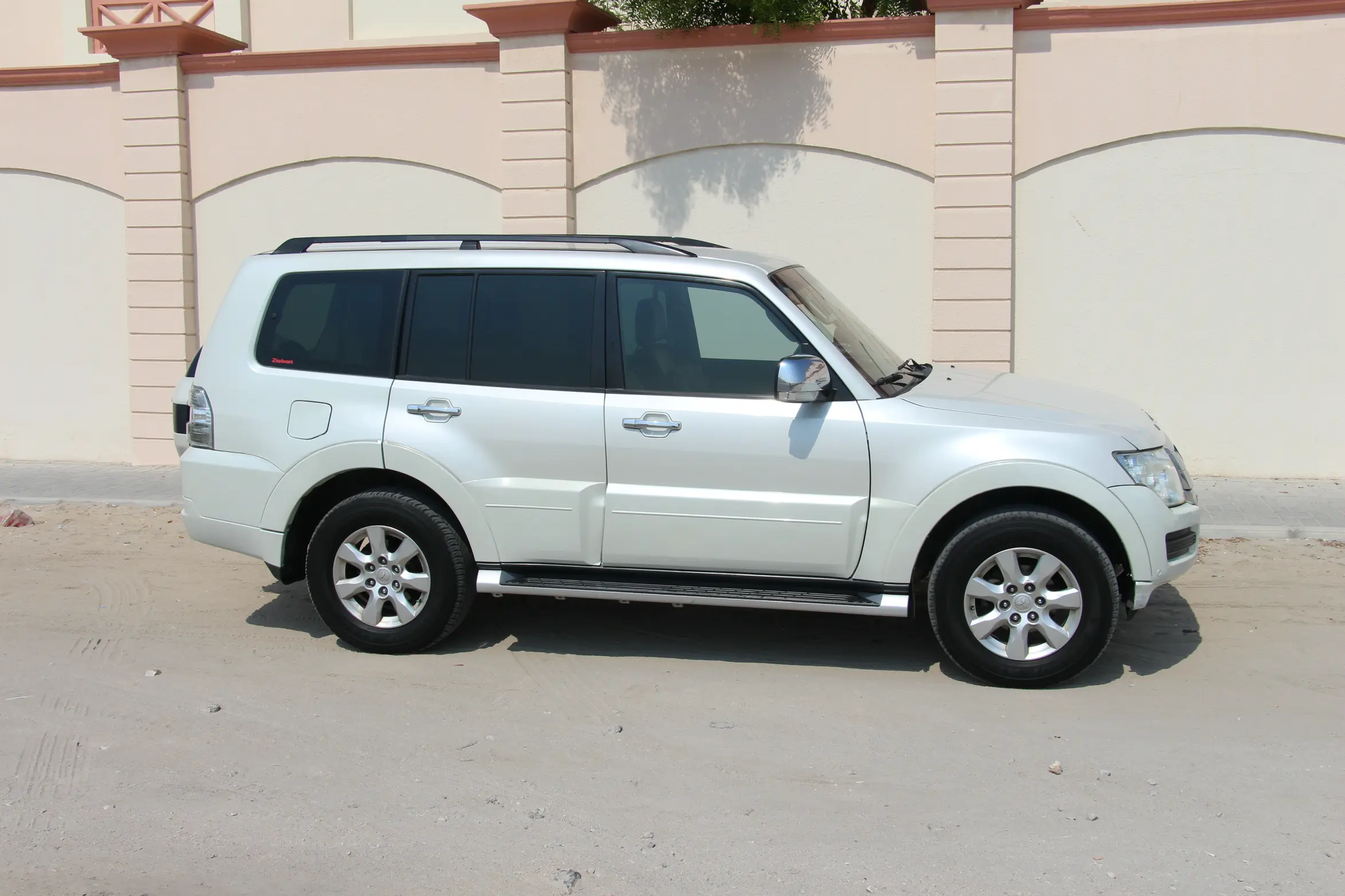 Mitsubishi Pajero GLS 2017