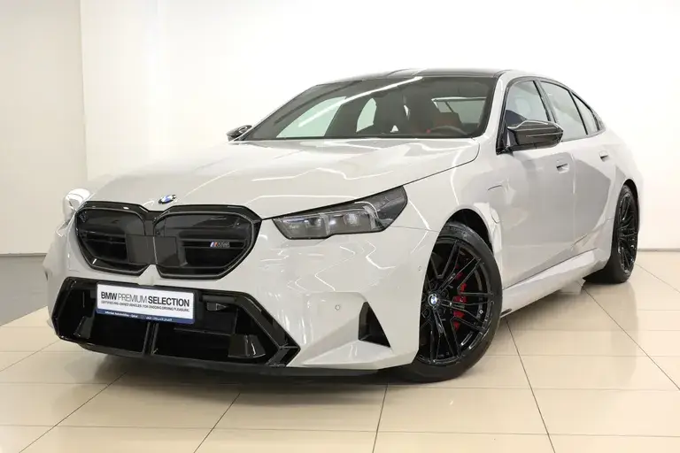 BMW M5 2025