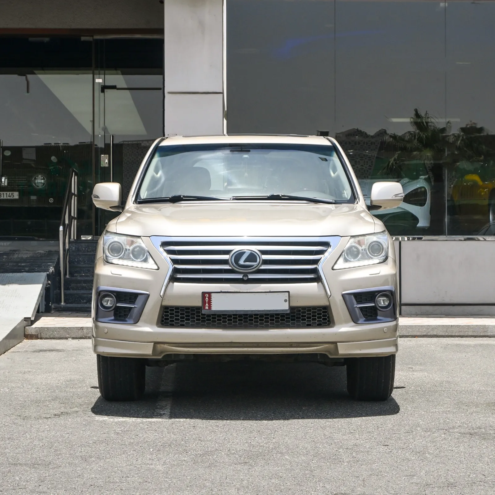 Lexus LX 570 2013 — photo 3 for sale in Qatar