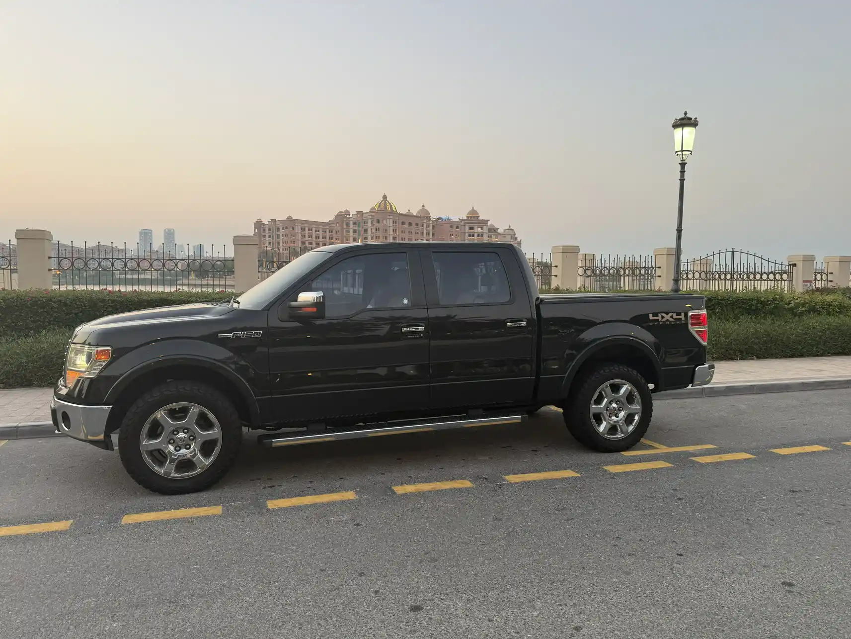 Ford F150 LARIAT 2014