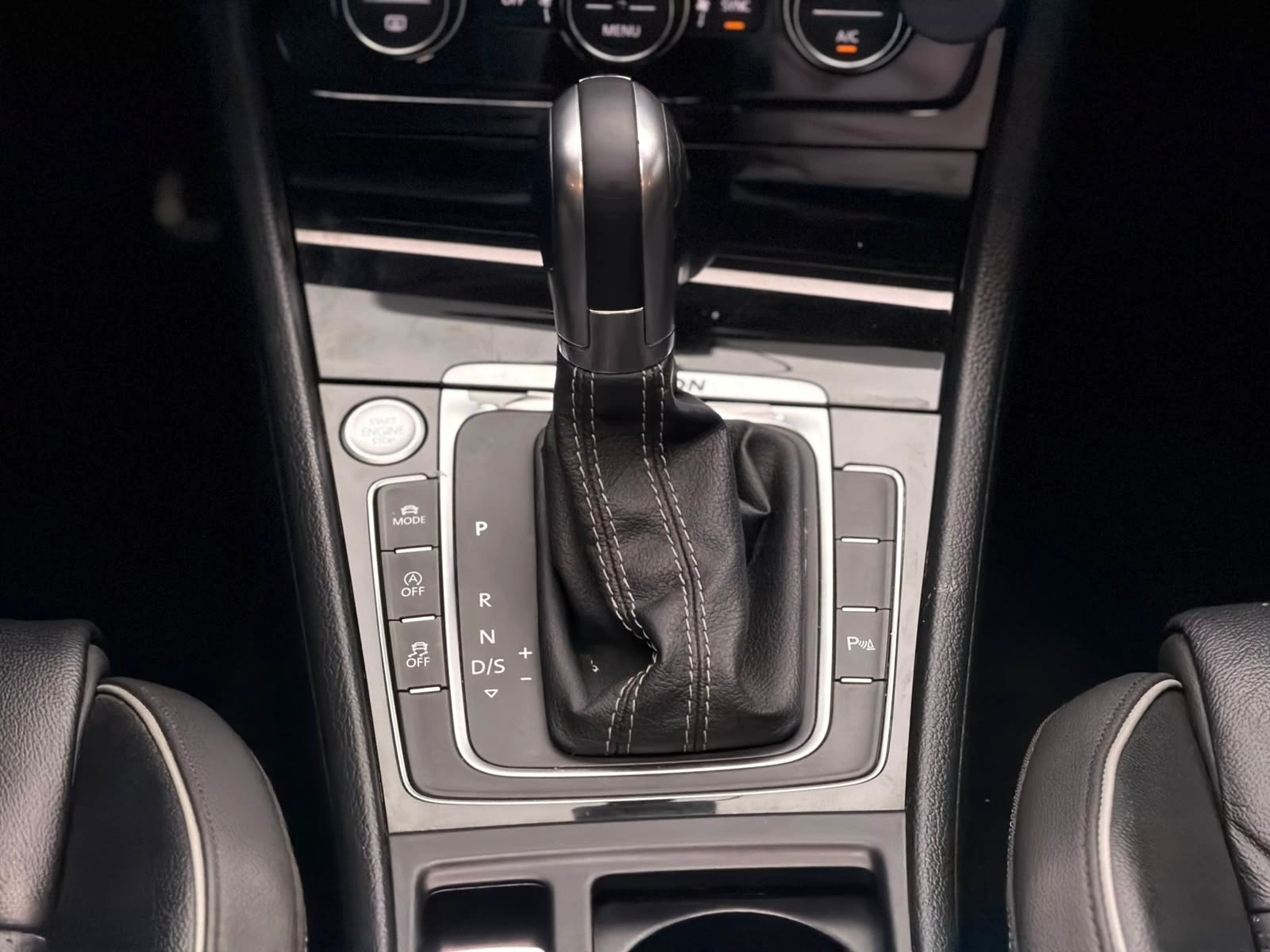 Volkswagen Golf 2018 — photo 15 for sale in Qatar