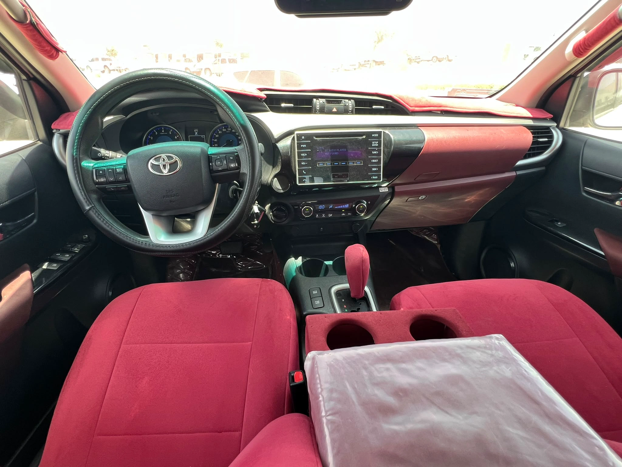 Toyota Hilux 2017 — photo 9 for sale in Qatar