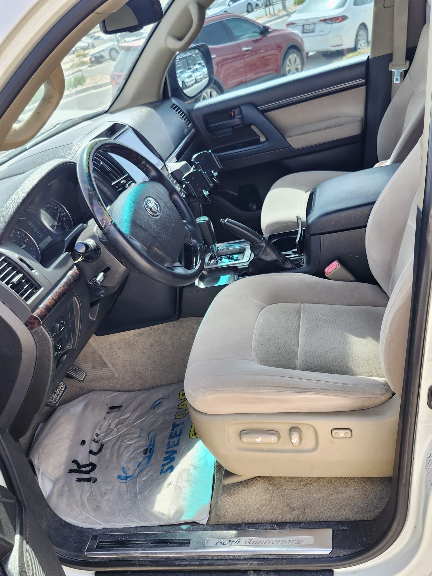 Toyota Land Cruiser GXR 2011 — photo 5 for sale in Qatar