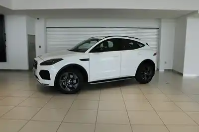 Jaguar E-PACE 2.0i4 R-Dynamic SE 200PS