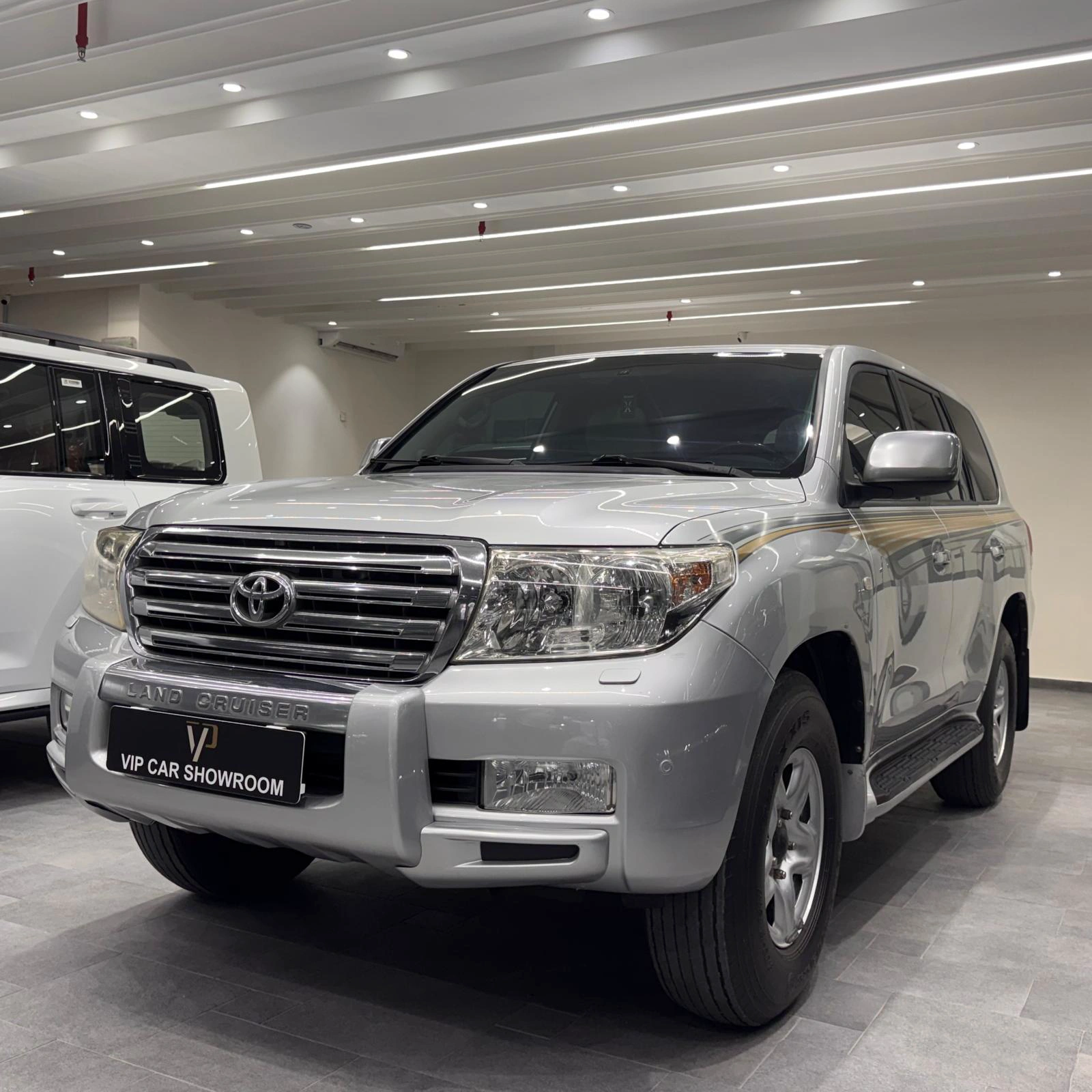 Toyota Land Cruiser VXR 2010 — photo 4 for sale in Qatar