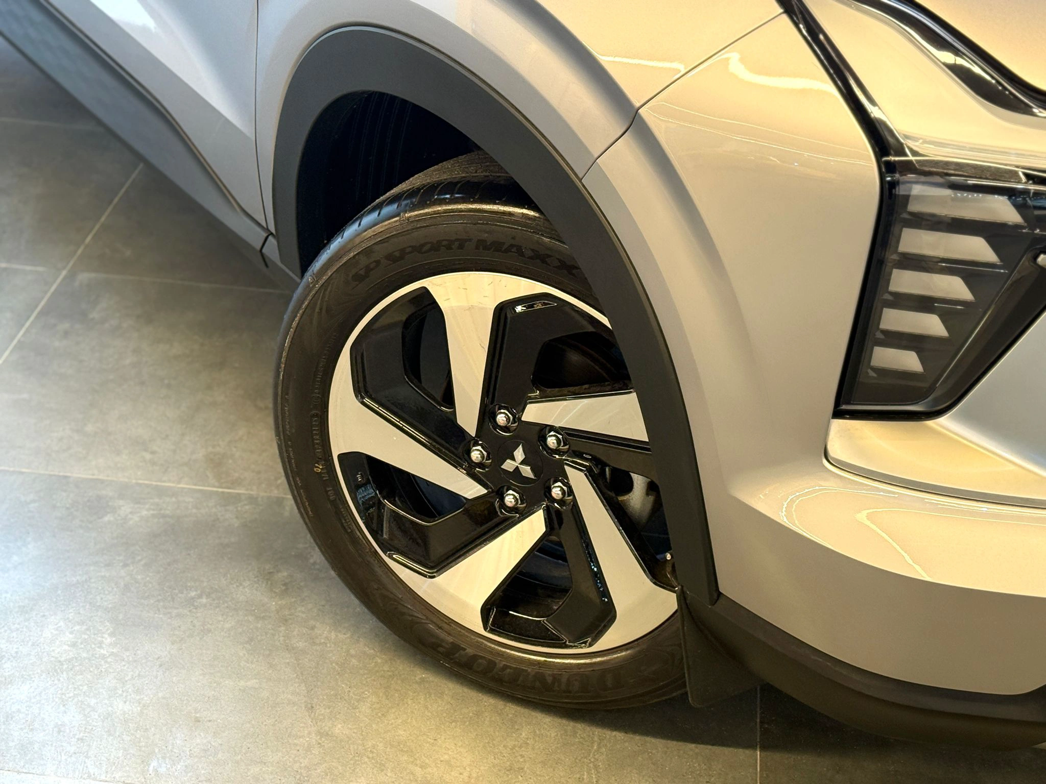 Mitsubishi XFORCE 2025