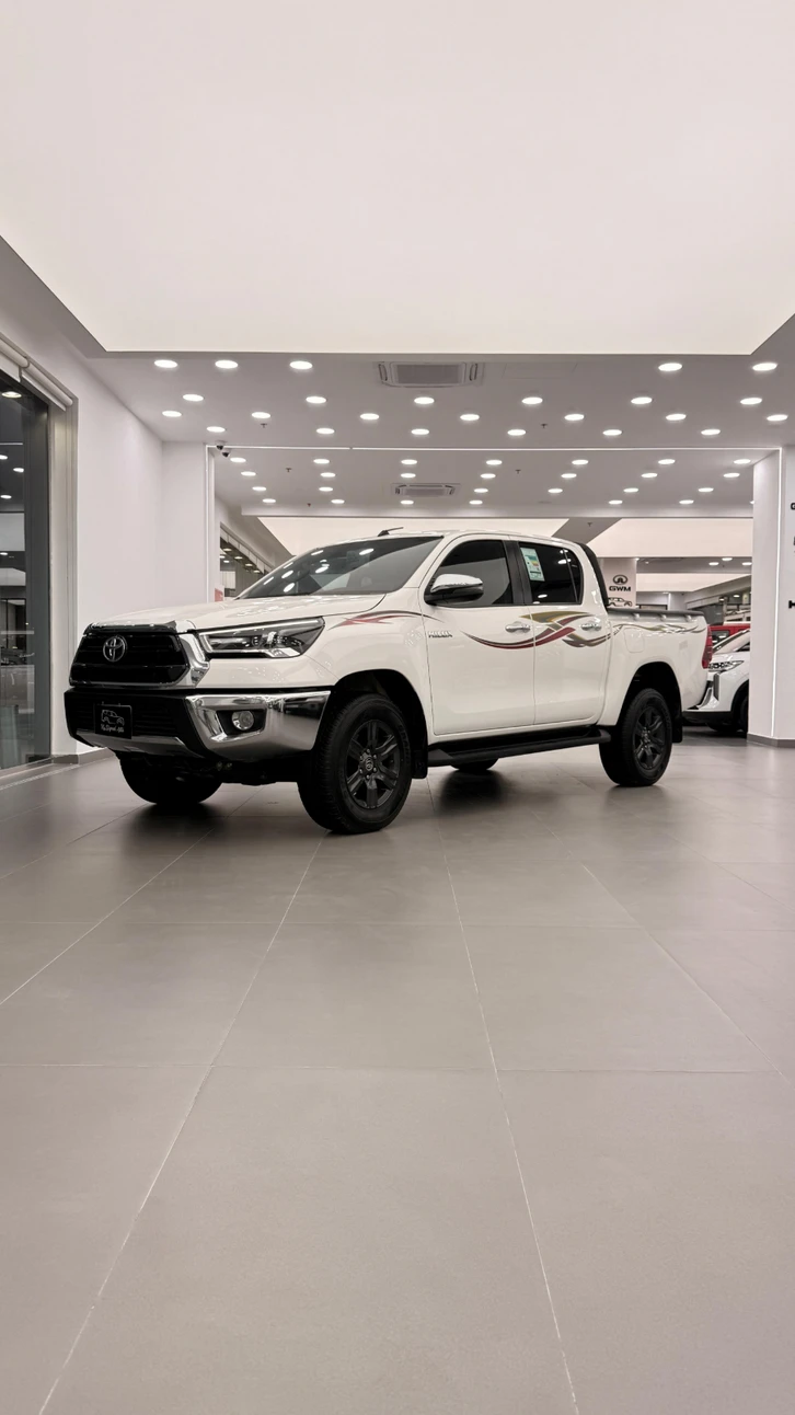Toyota Hilux D/C P/Up 2025