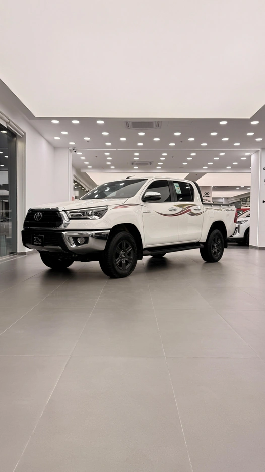 Toyota Hilux D/C P/Up 2025