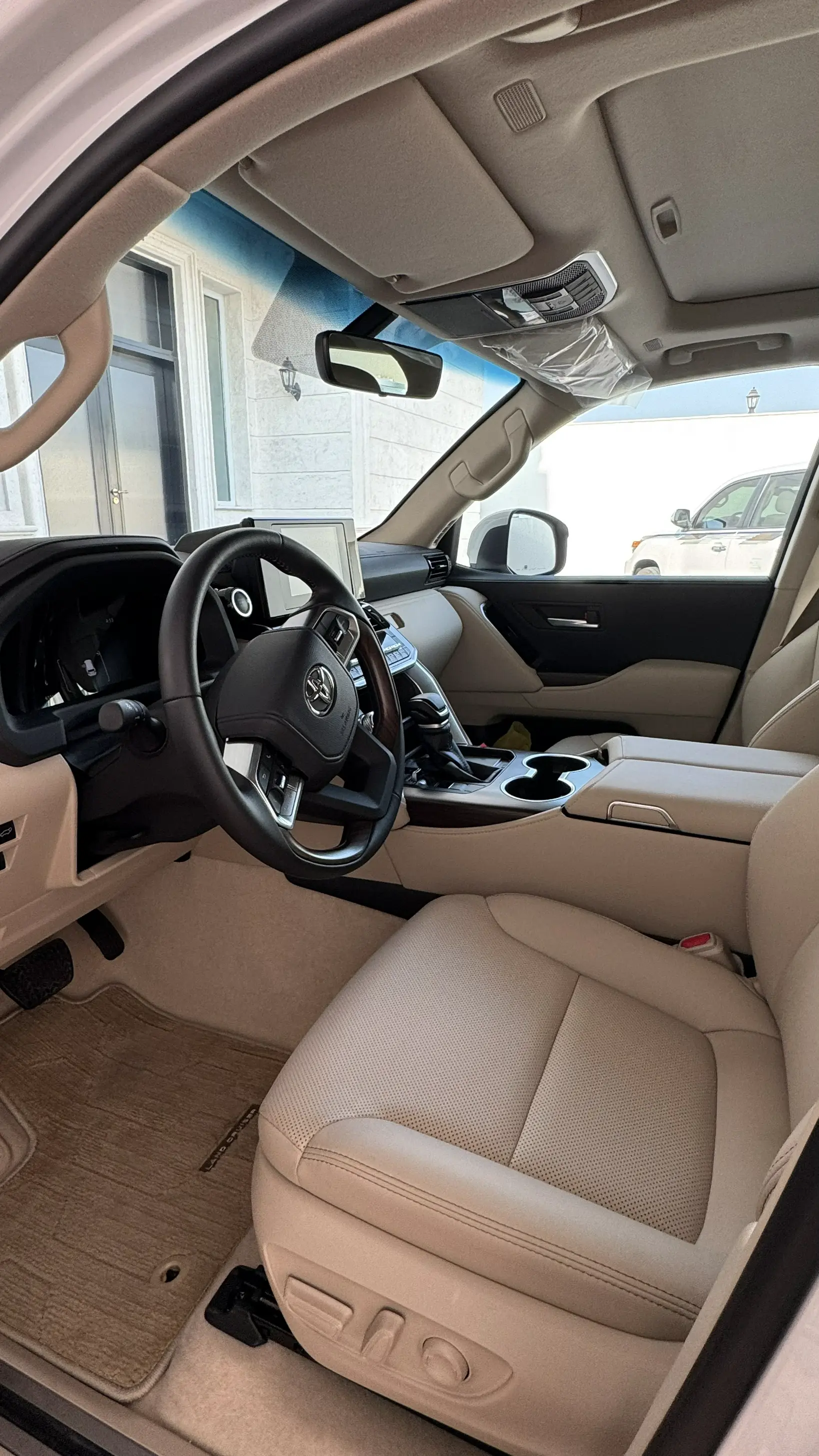 Toyota Land Cruiser GXR الدوحة قطر 2026