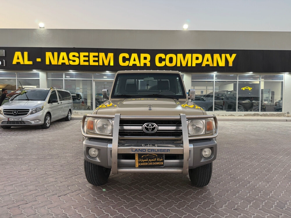 Toyota LX 2012