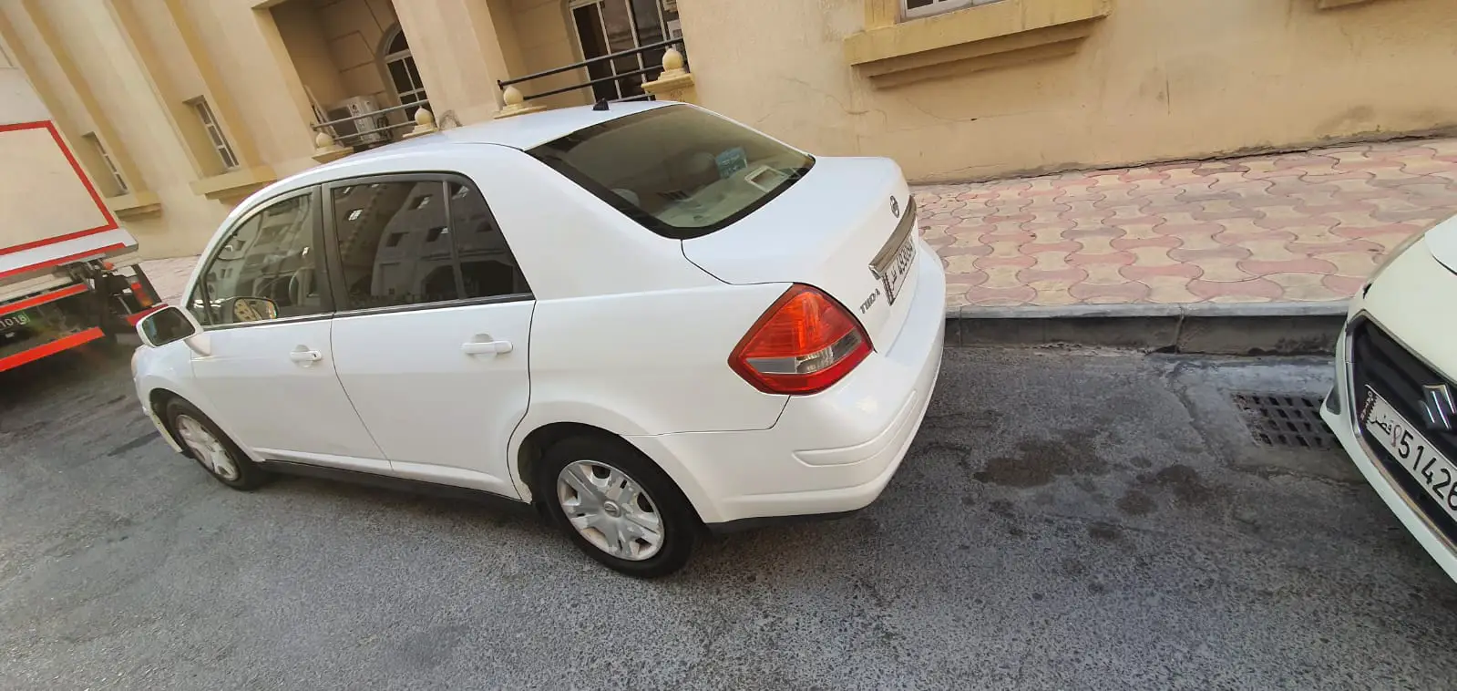 Nissan Tiida Sedan 2012