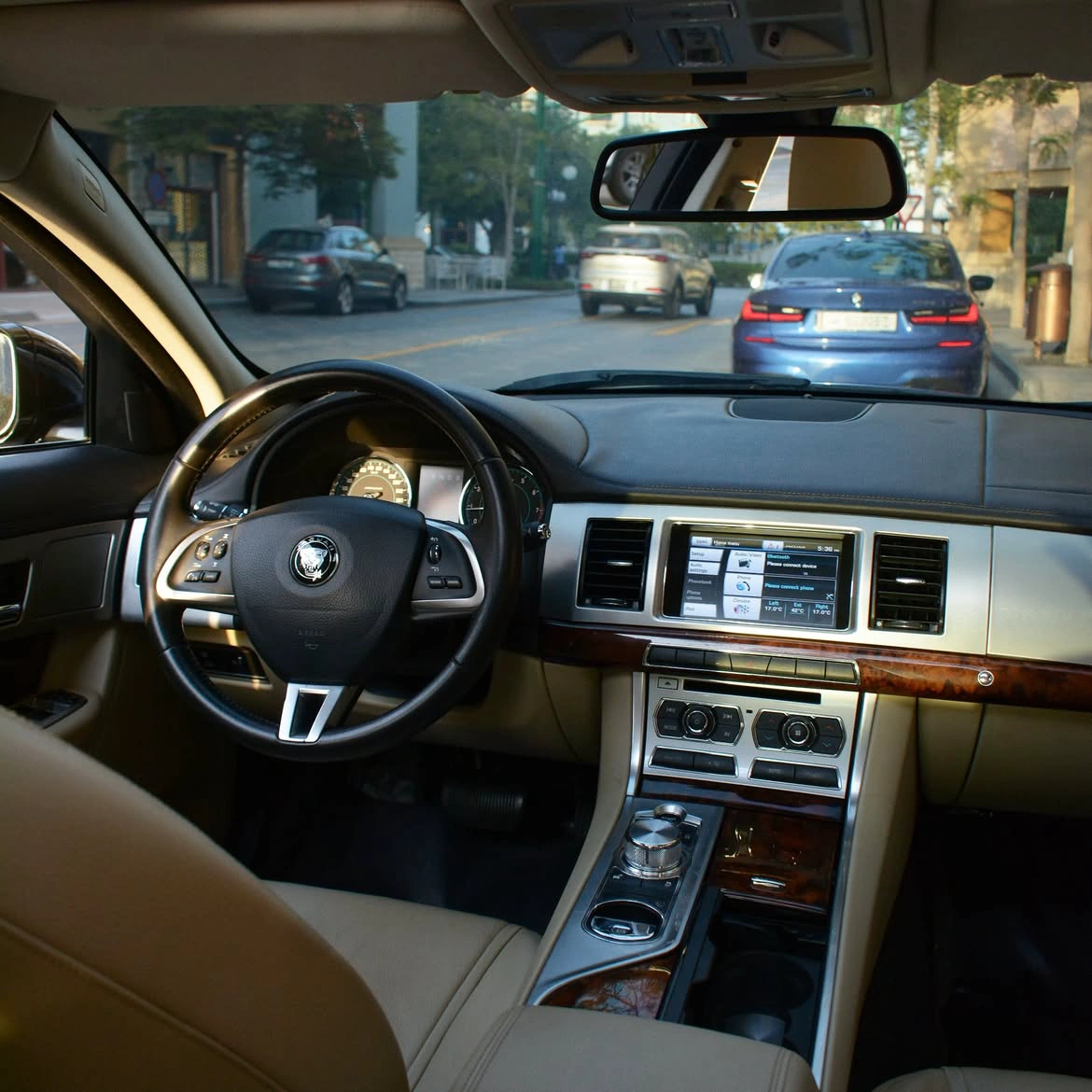 Jaguar XF 2015 — photo 6 for sale in Qatar