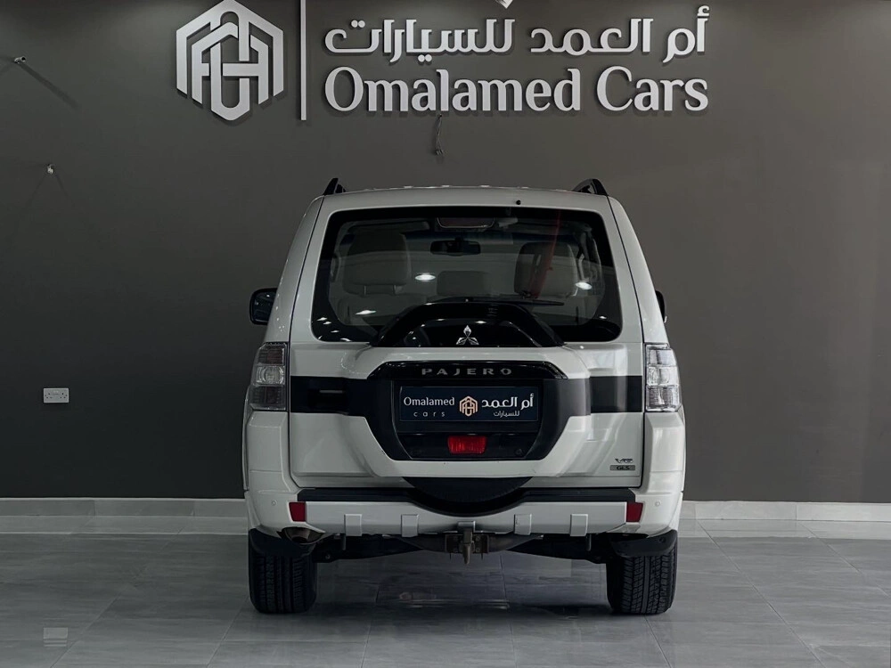 Mitsubishi Pajero GLS 2017