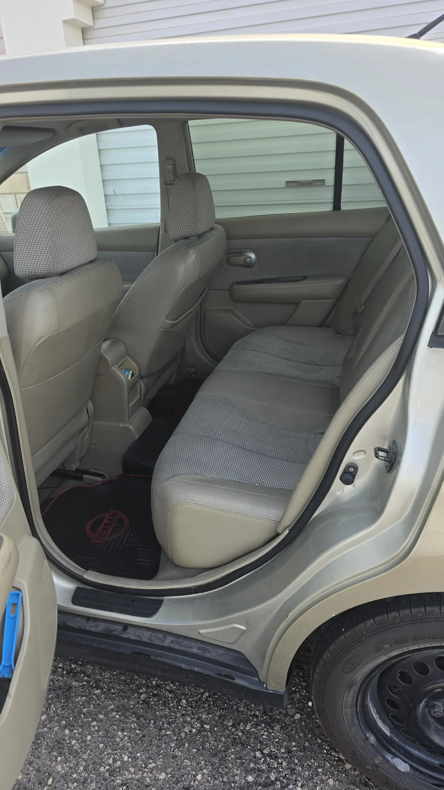 Nissan Tiida Manual transmission  2006