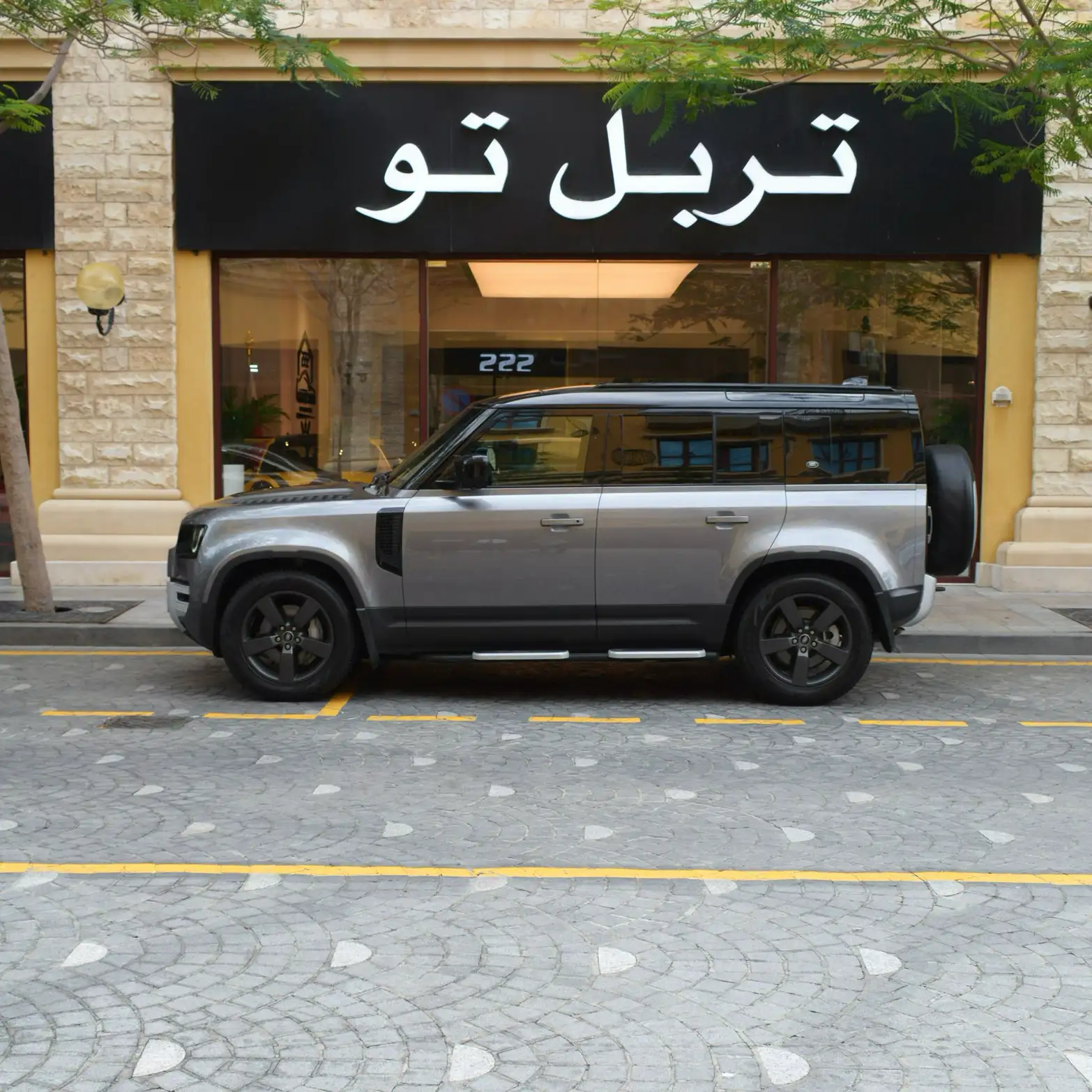 Landrover Defender 2023