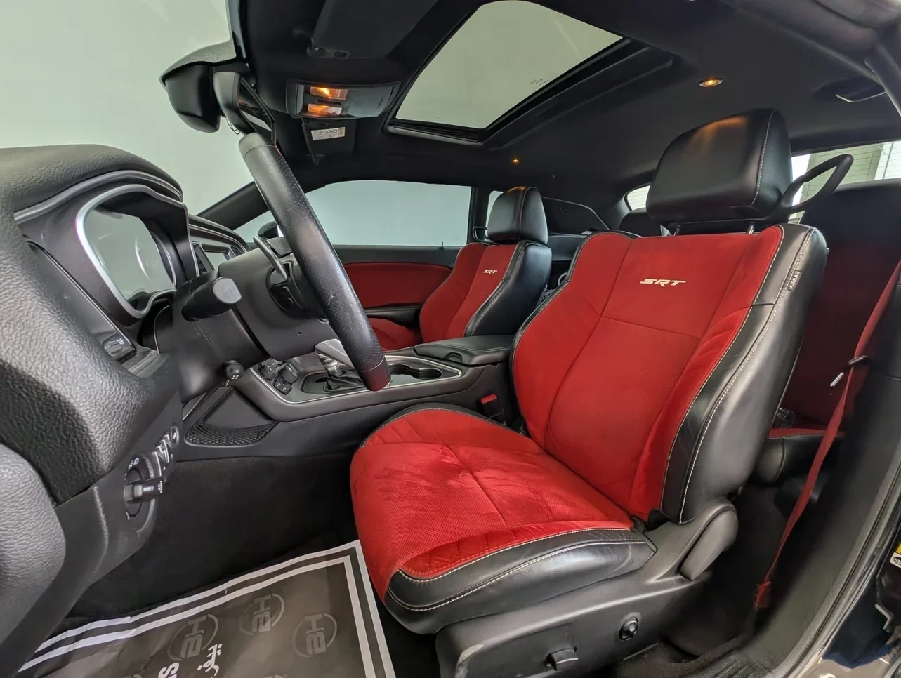 Dodge Challenger 2016 — photo 8 for sale in Qatar
