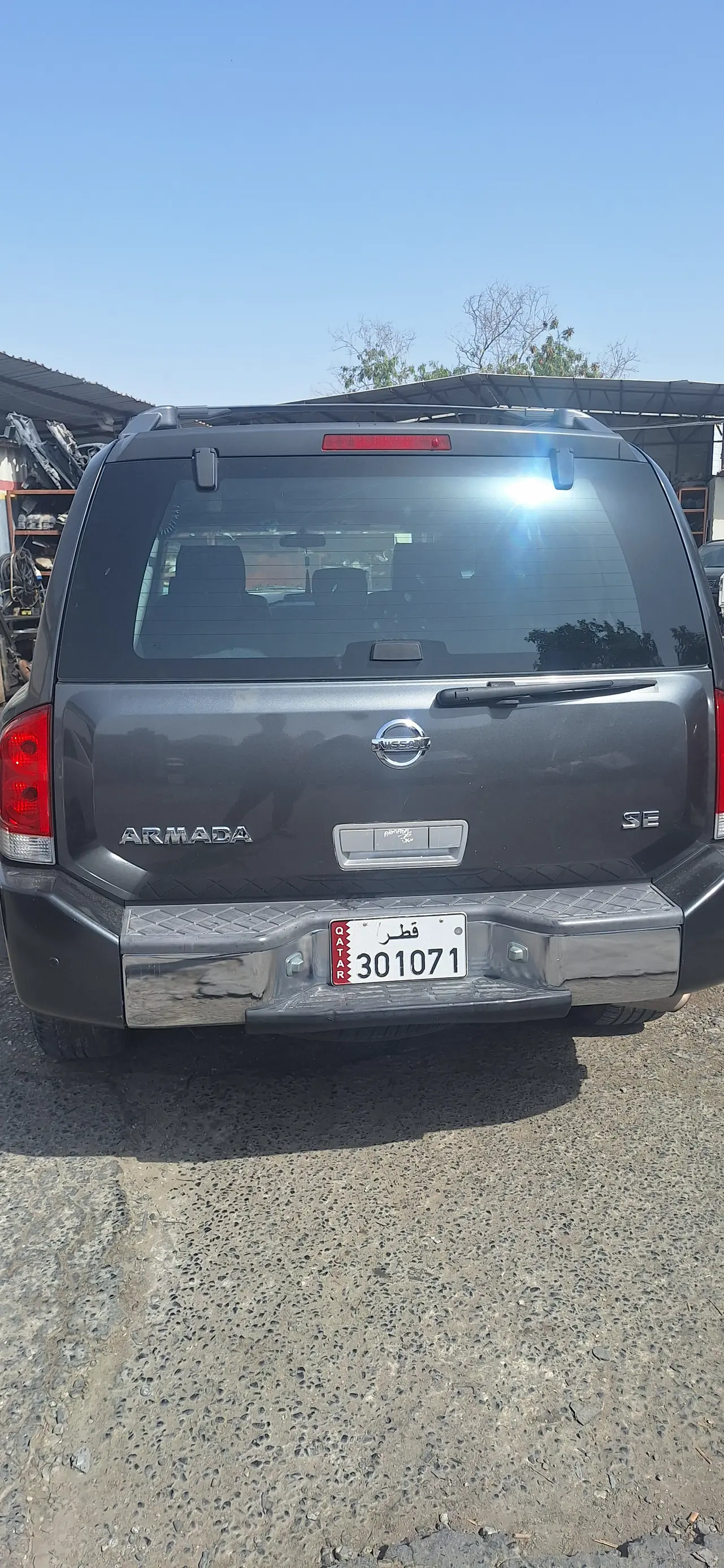 Nissan Armada SE 2005