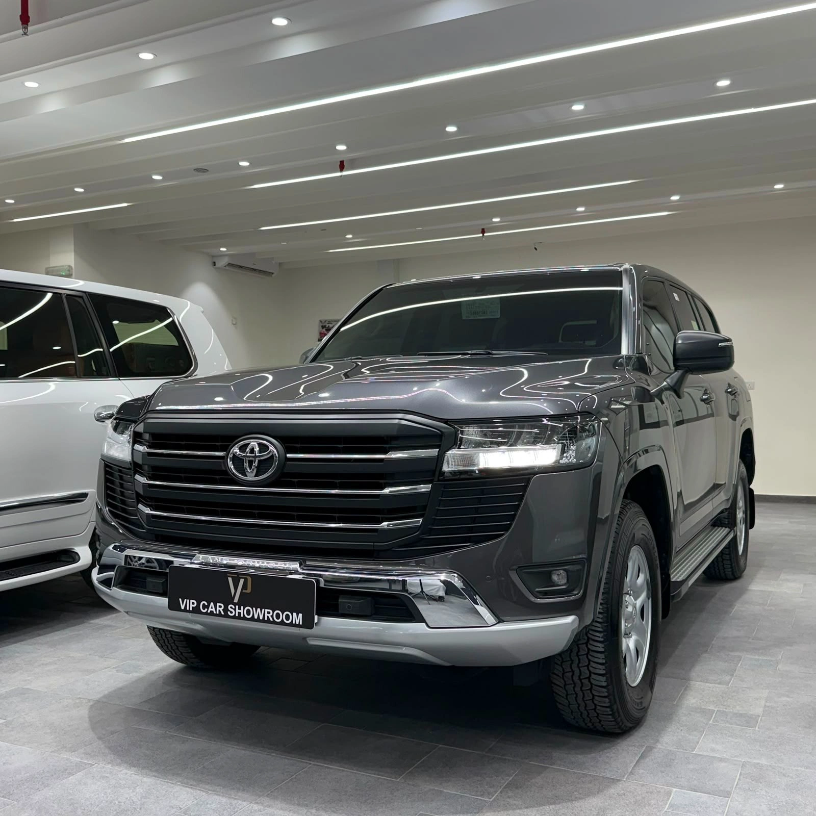 Toyota Land Cruiser GXR 2025