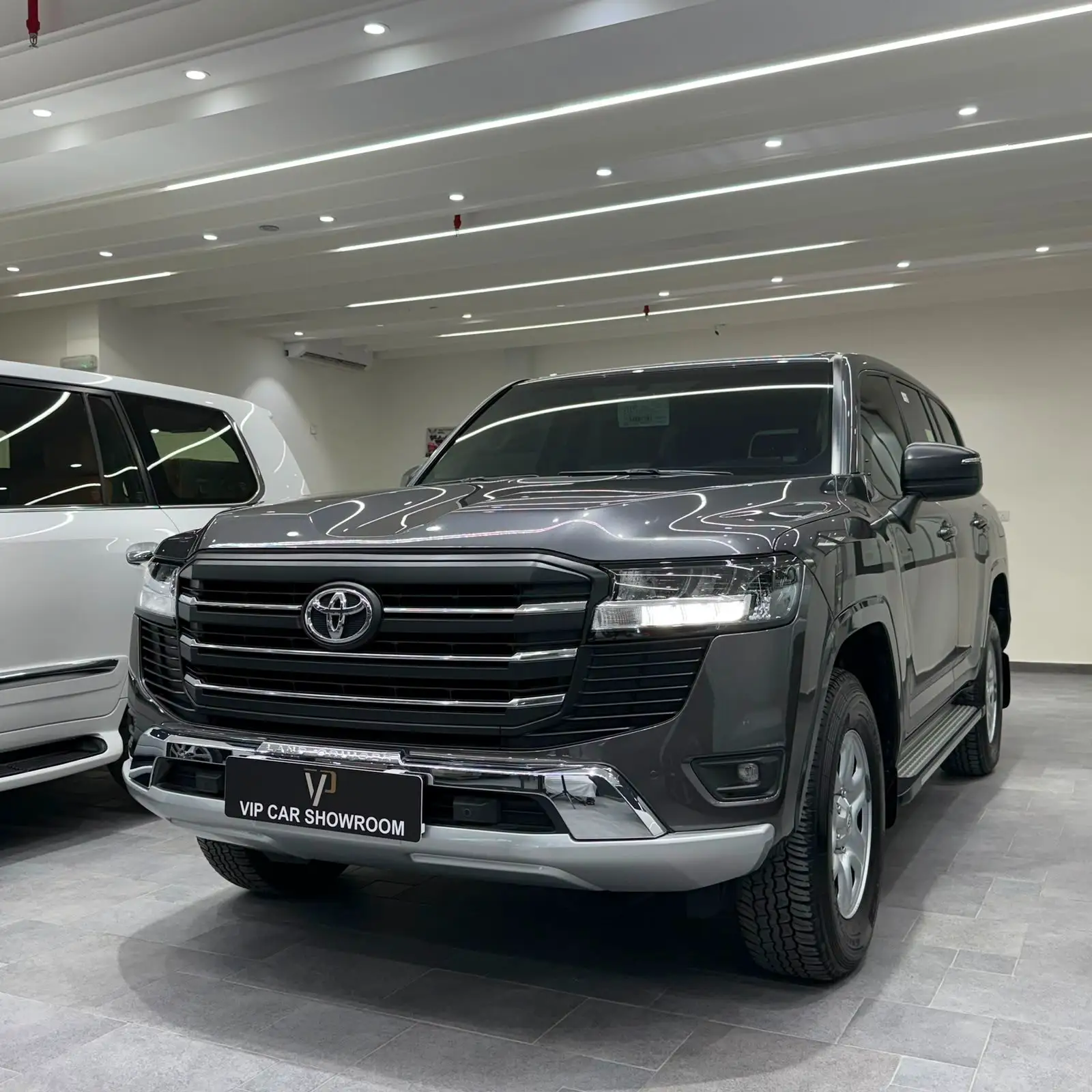 Toyota Land Cruiser GXR 2025