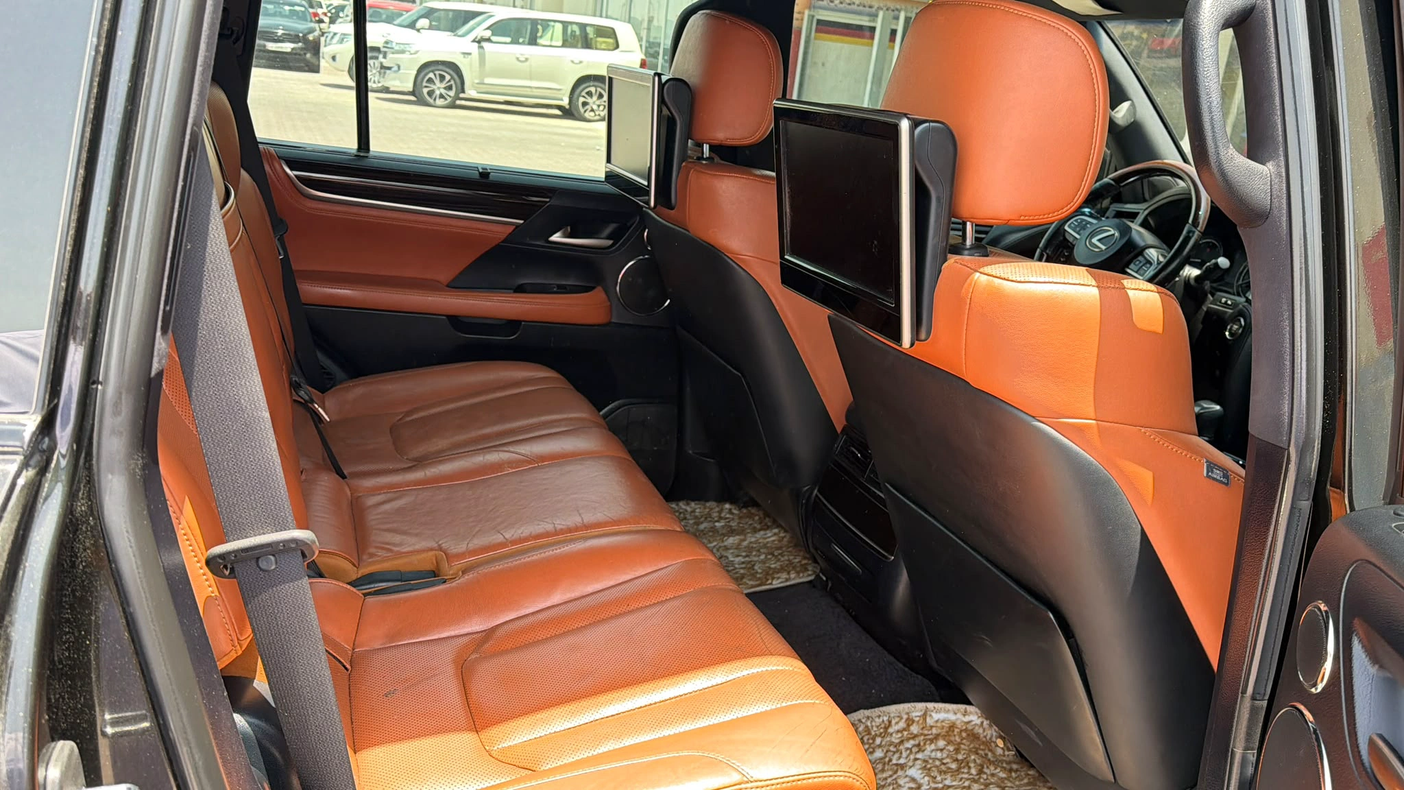 Lexus LX 570 2017 — photo 14 for sale in Qatar