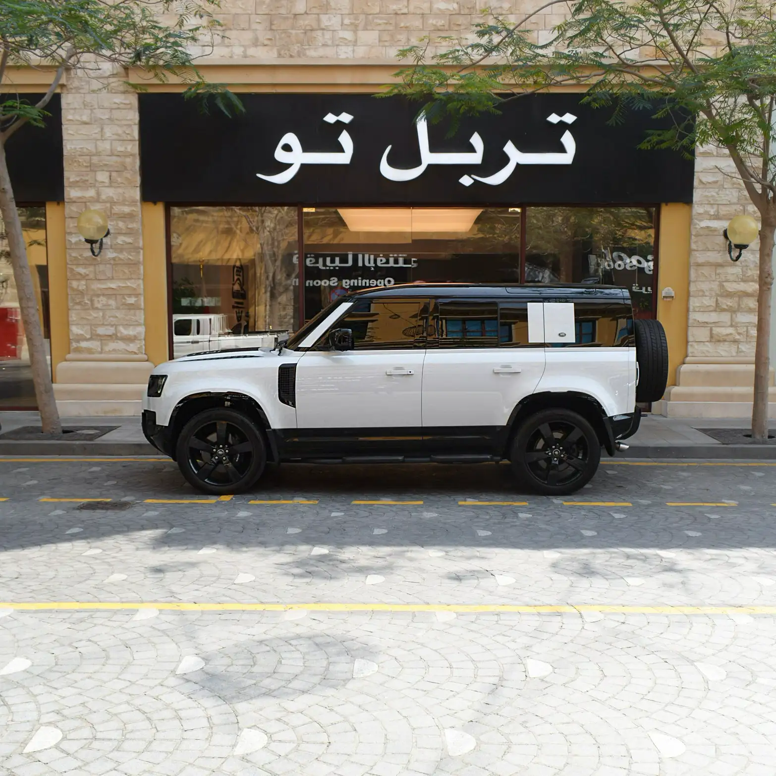 Landrover Defender 2023