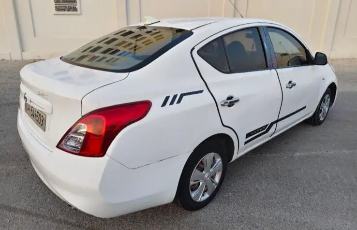 Nissan Sunny سيدان 2013