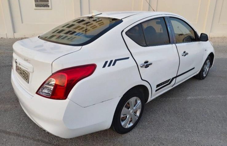 Nissan Sunny سيدان 2013
