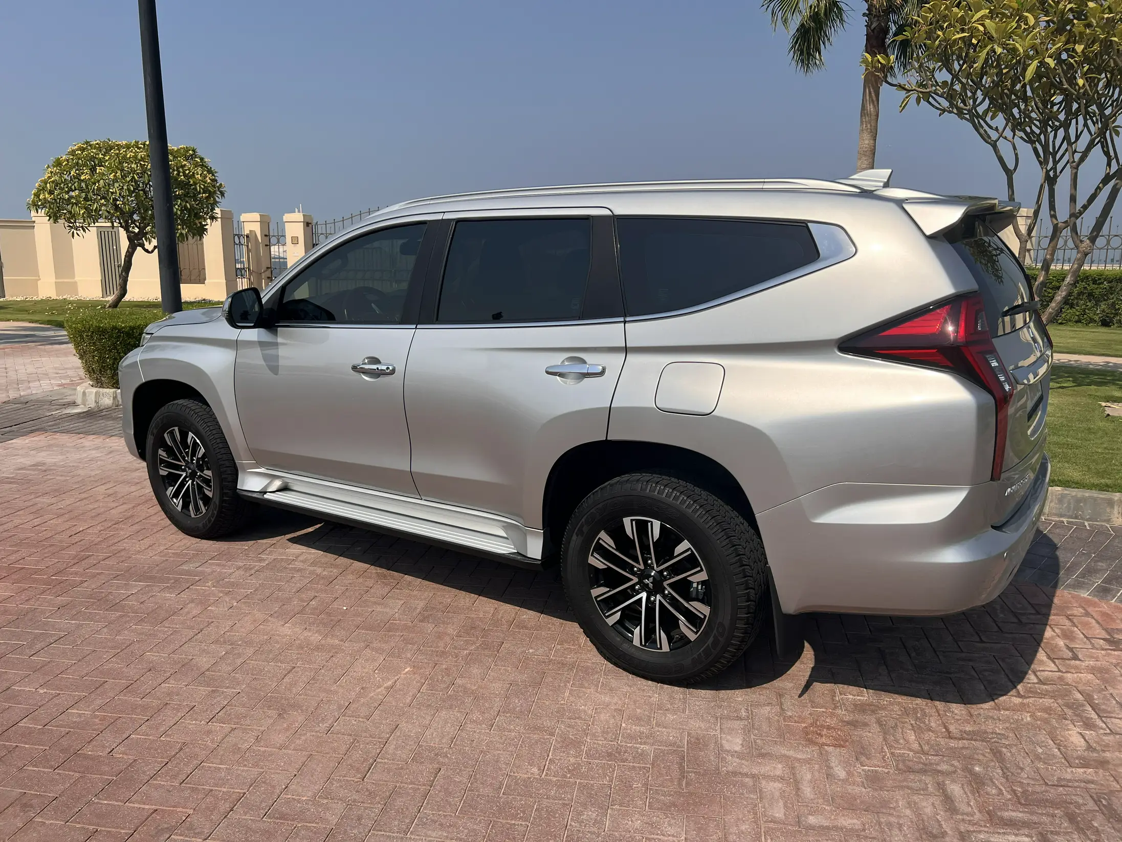 Mitsubishi Montero Sport high Line 2023