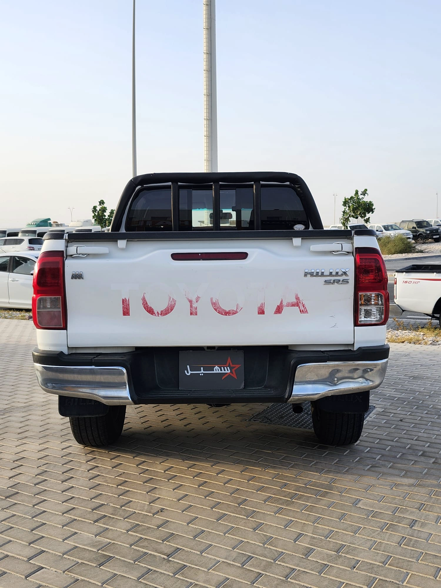 Toyota Hilux 2016 — photo 3 for sale in Qatar