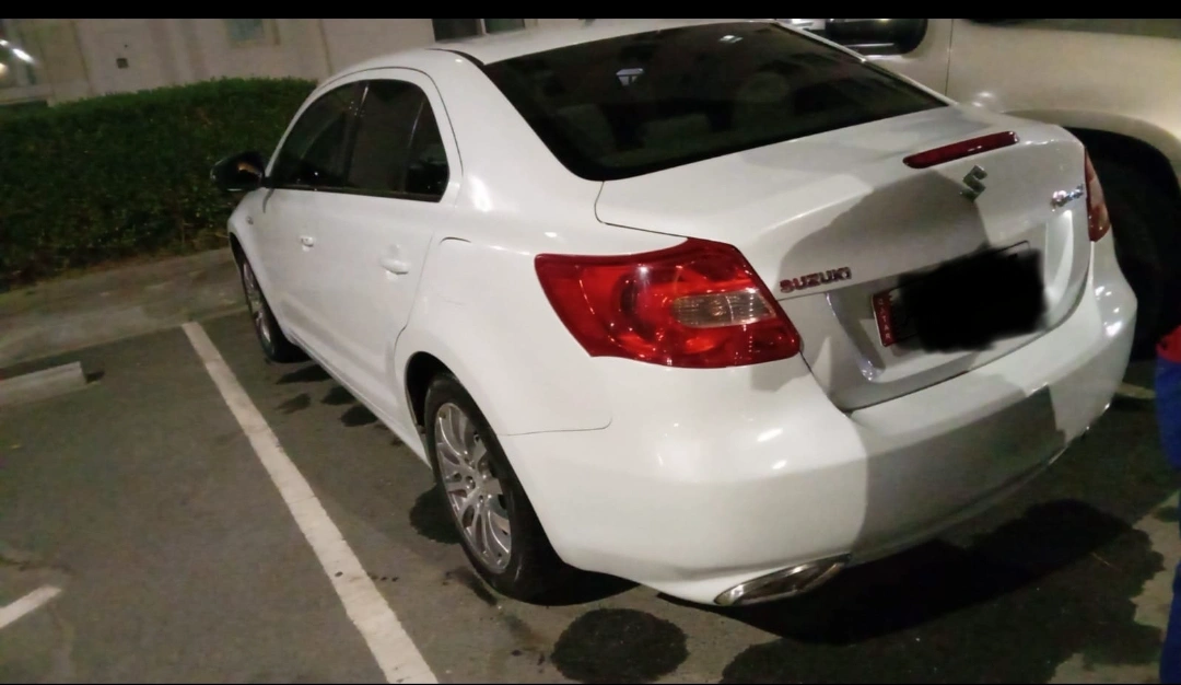 Suzuki KIZASHI 2015