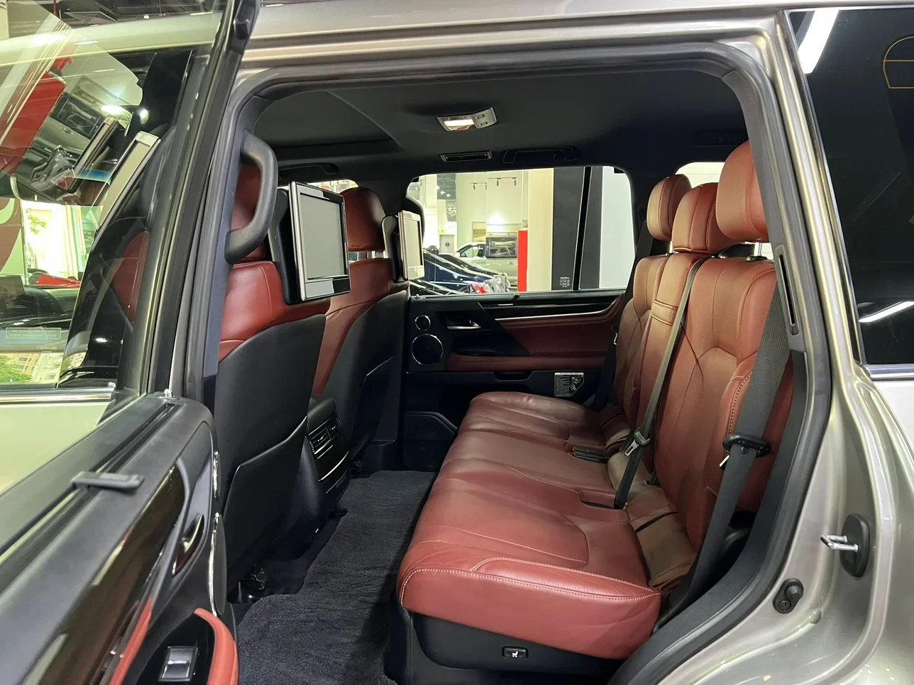 Lexus LX 570 2016 — photo 5 for sale in Qatar