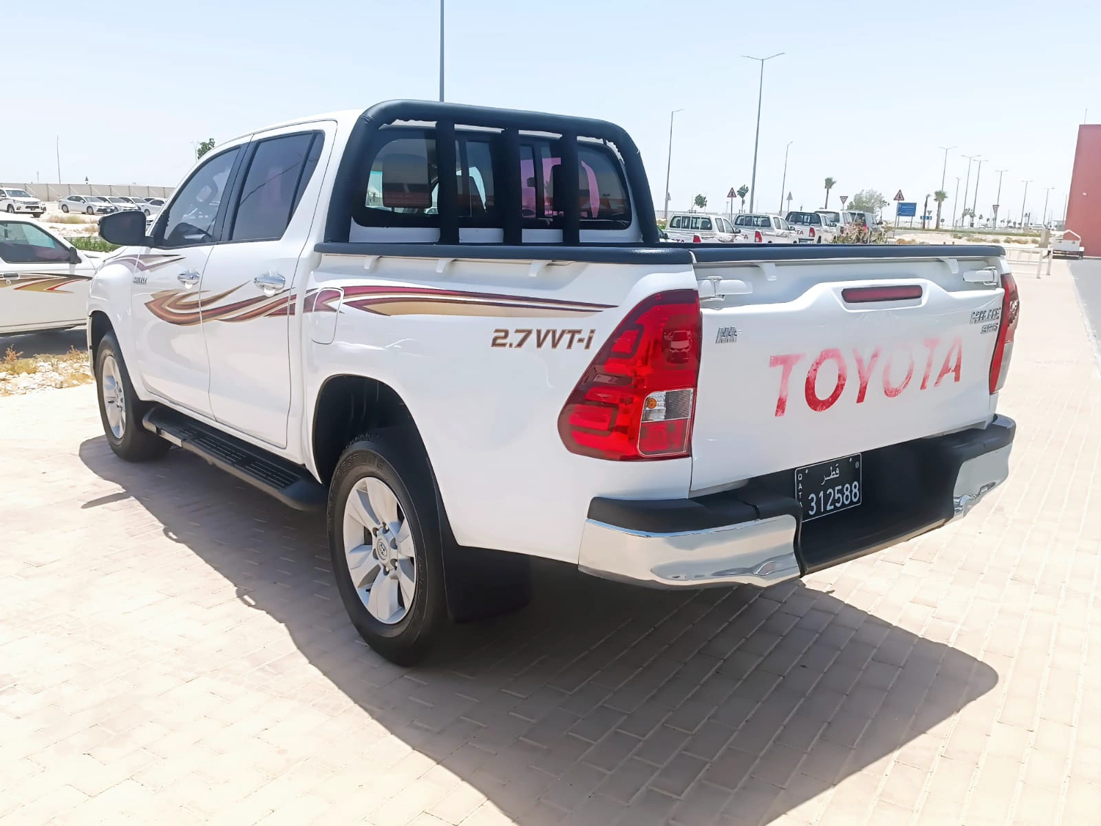 Toyota Hilux 2018 — photo 6 for sale in Qatar