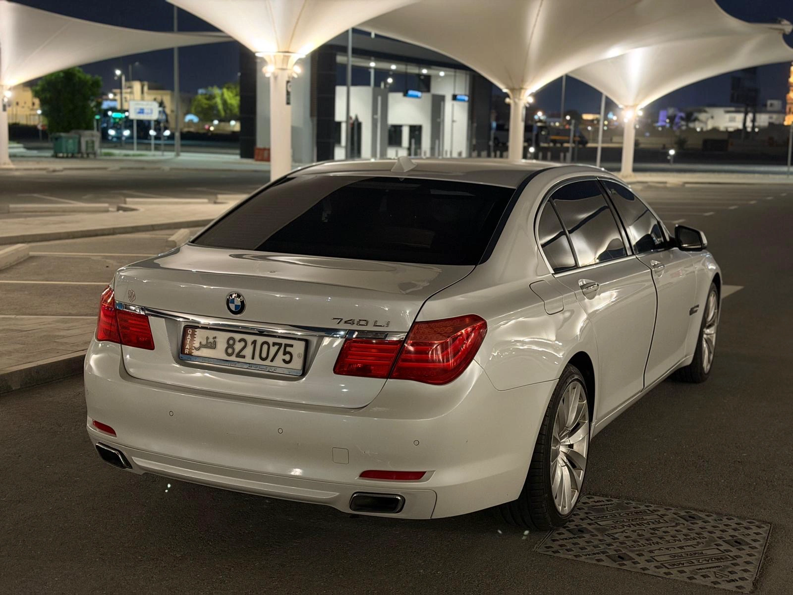 BMW 740Li السابعه  2012
