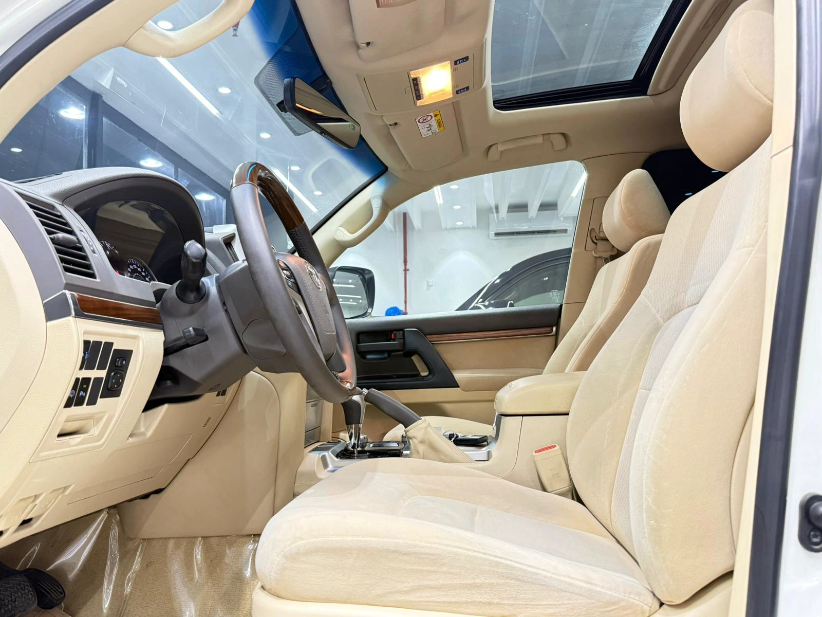 Toyota Land Cruiser GXR 2017 — photo 5 for sale in Qatar