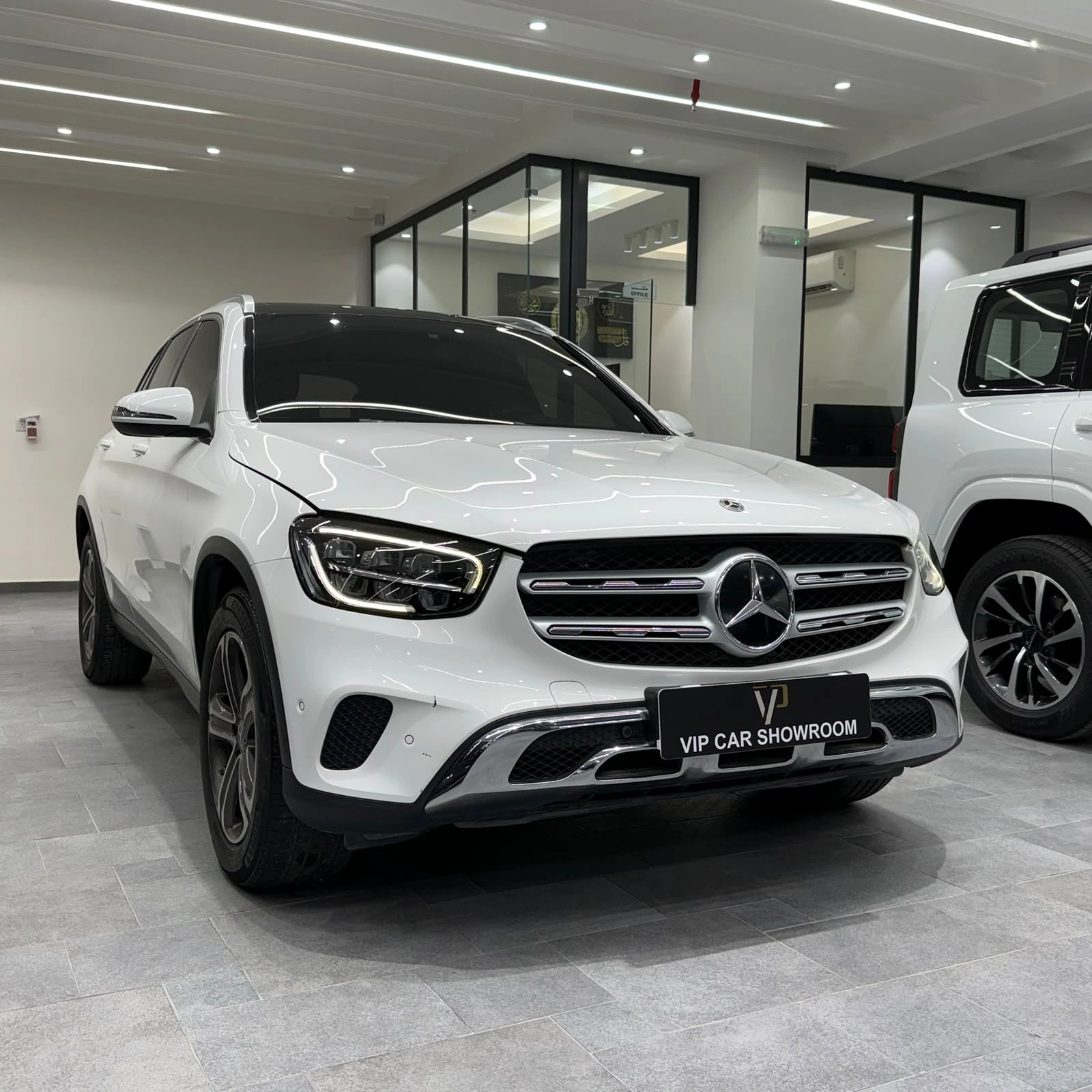 Mercedes GLC 200 2022 — photo 10 for sale in Qatar