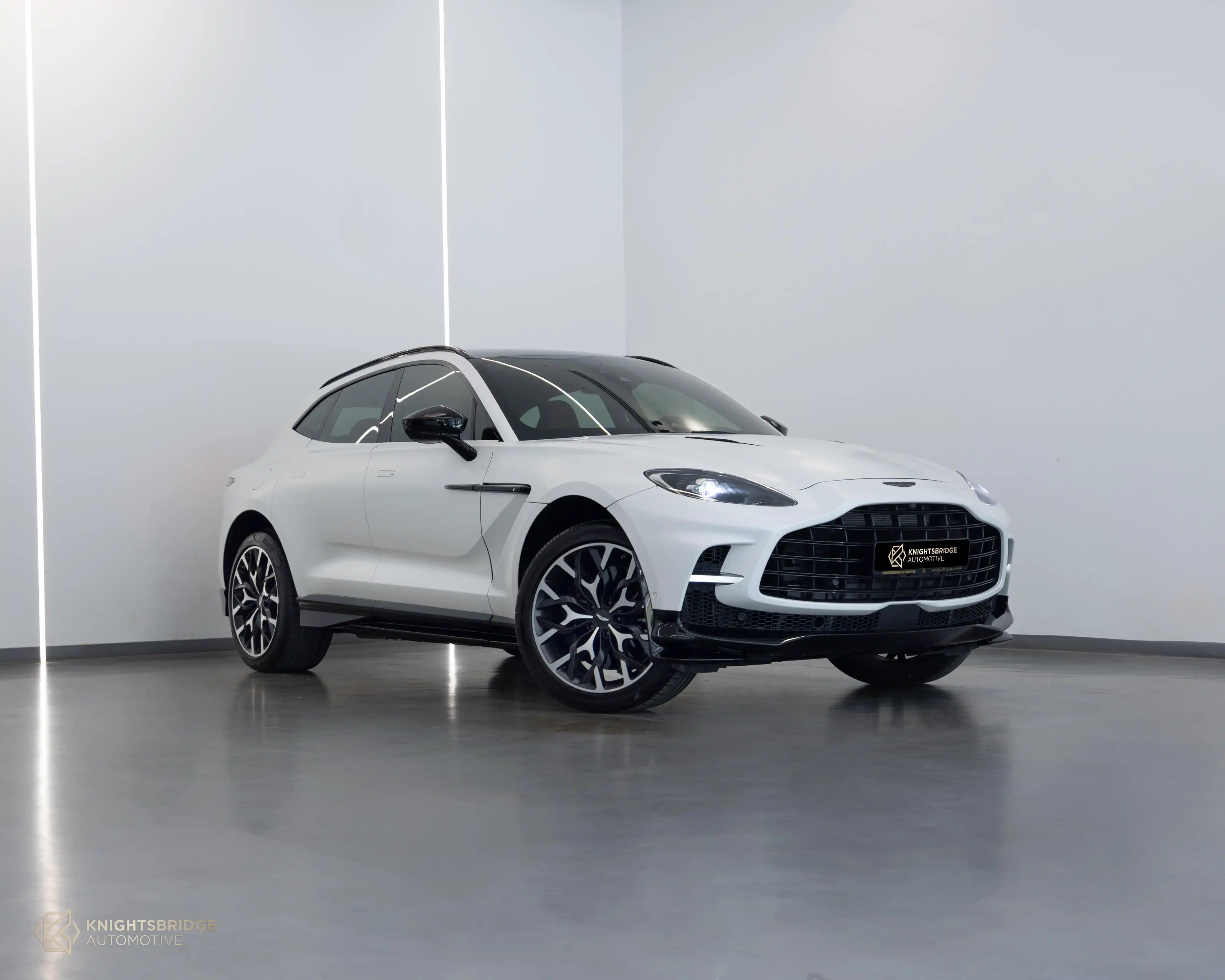 Aston Martin DBX707 2023