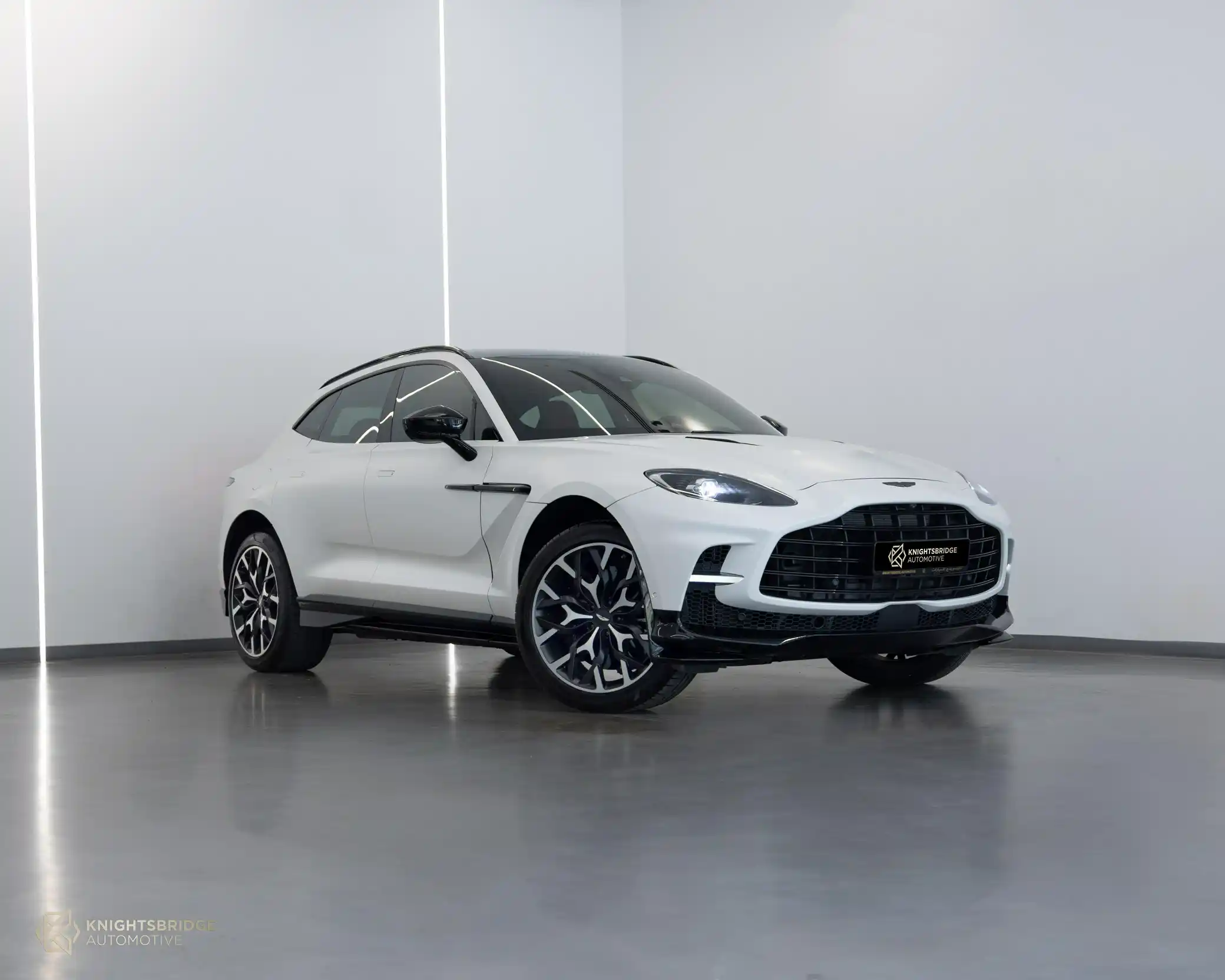 Aston Martin DBX707 2023