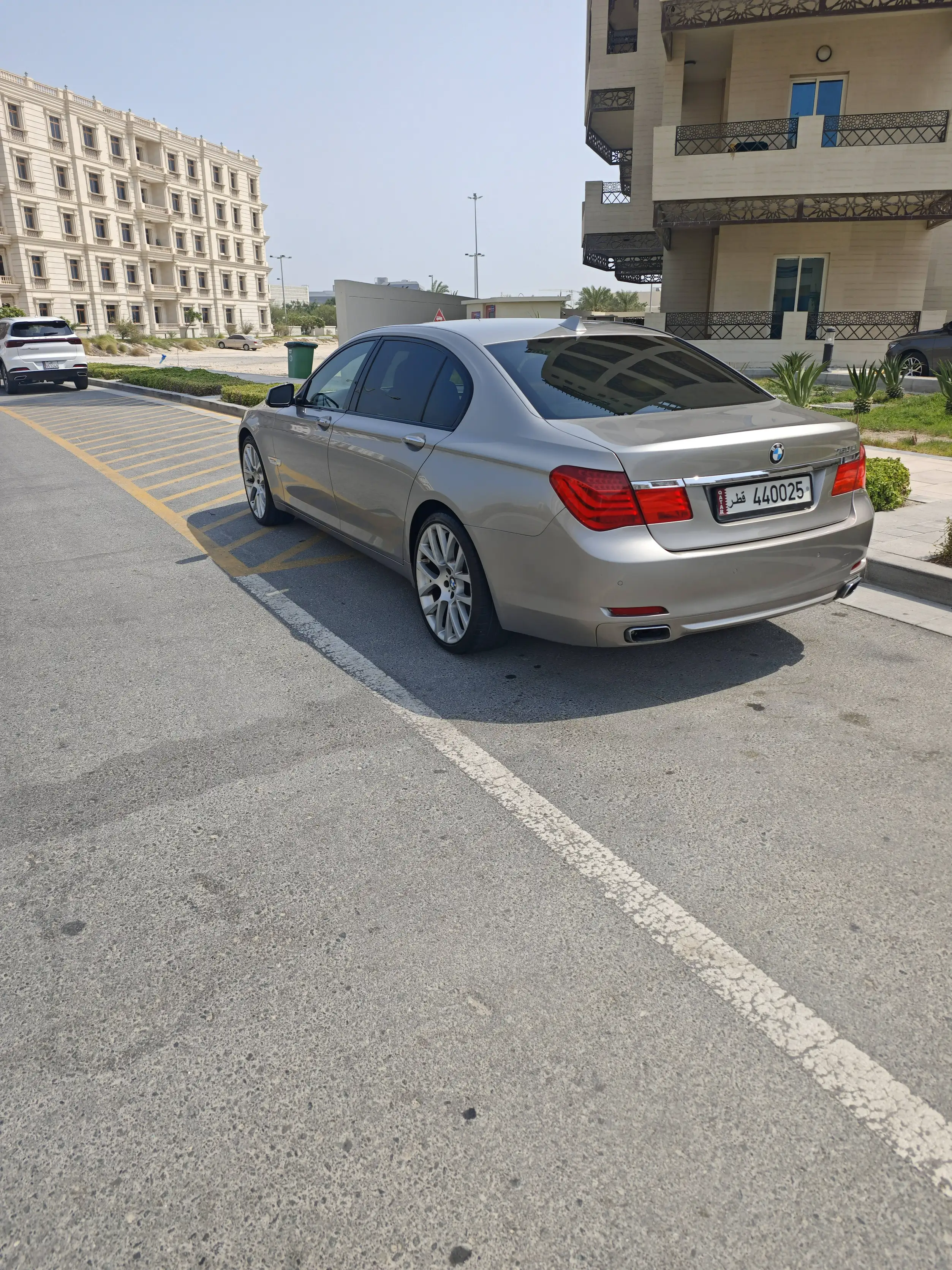 BMW 750Li 2011