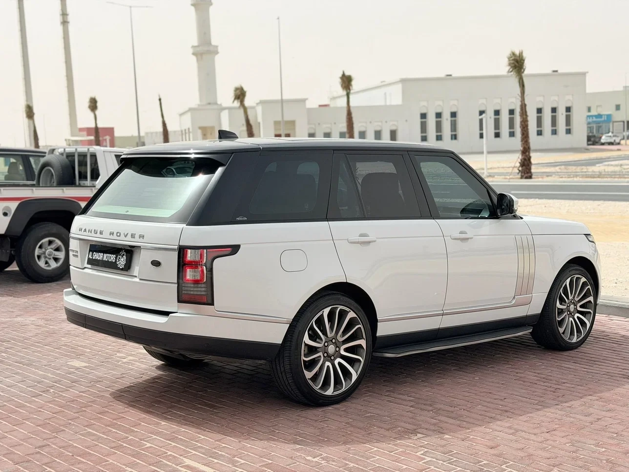 Landrover RANGE ROVER 2017 — photo 5 for sale in Qatar