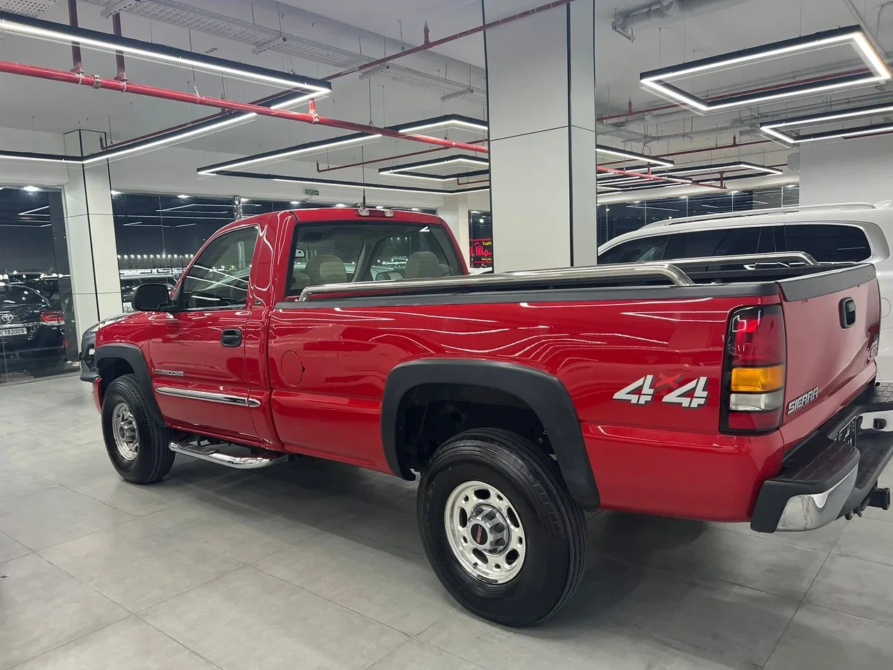 GMC Sierra 2004 — photo 4 for sale in Qatar