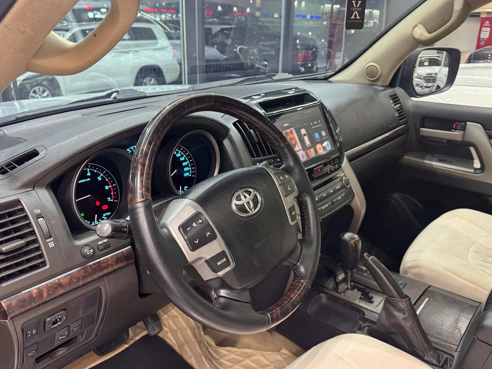 Toyota Land Cruiser VXR 2010 — photo 9 for sale in Qatar